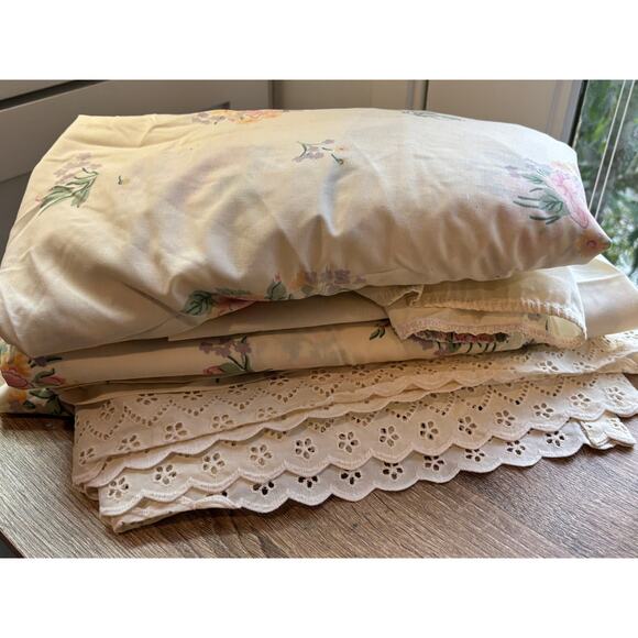 Vintage St Mary's Combed Percale Complete Bed Linen Set - King - FLORAL RUFFLE - Picture 8 of 9